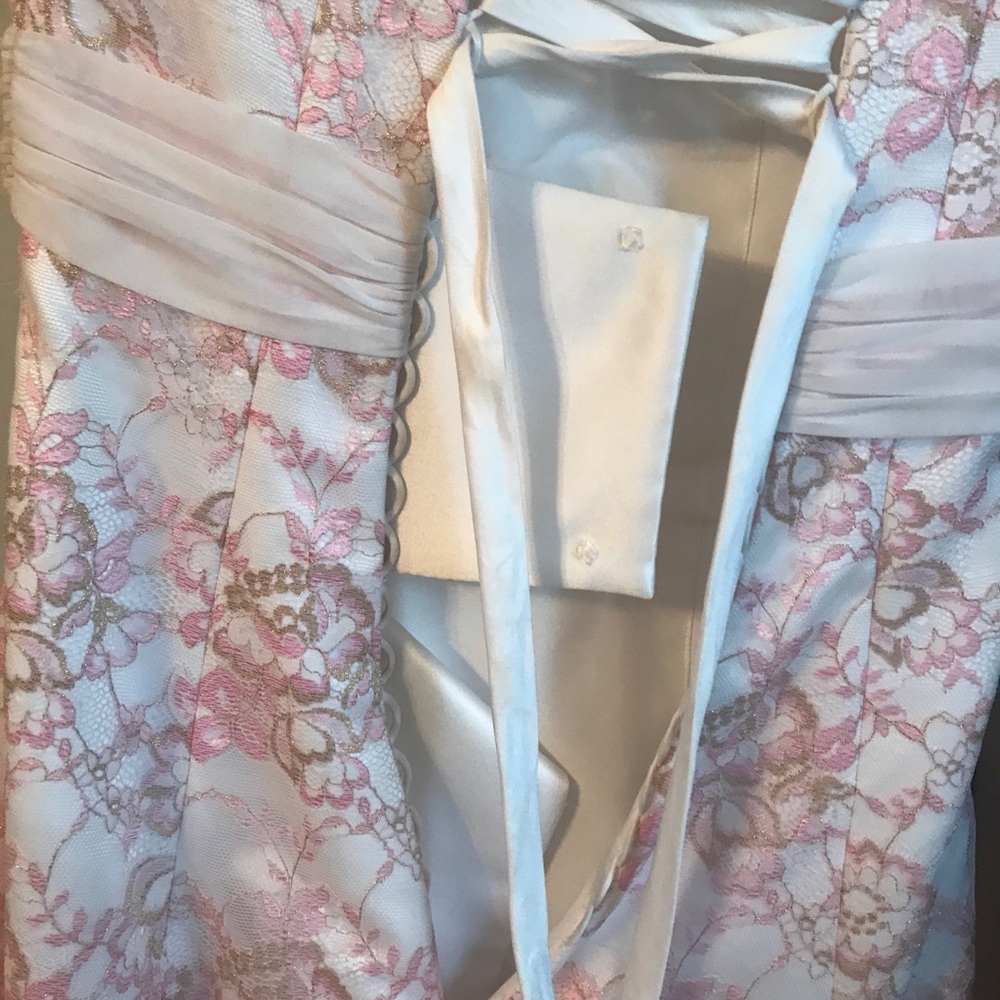 Dress - Picture 4 of 4